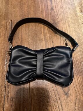 Black Bow Shoulder Mini Bag - Women